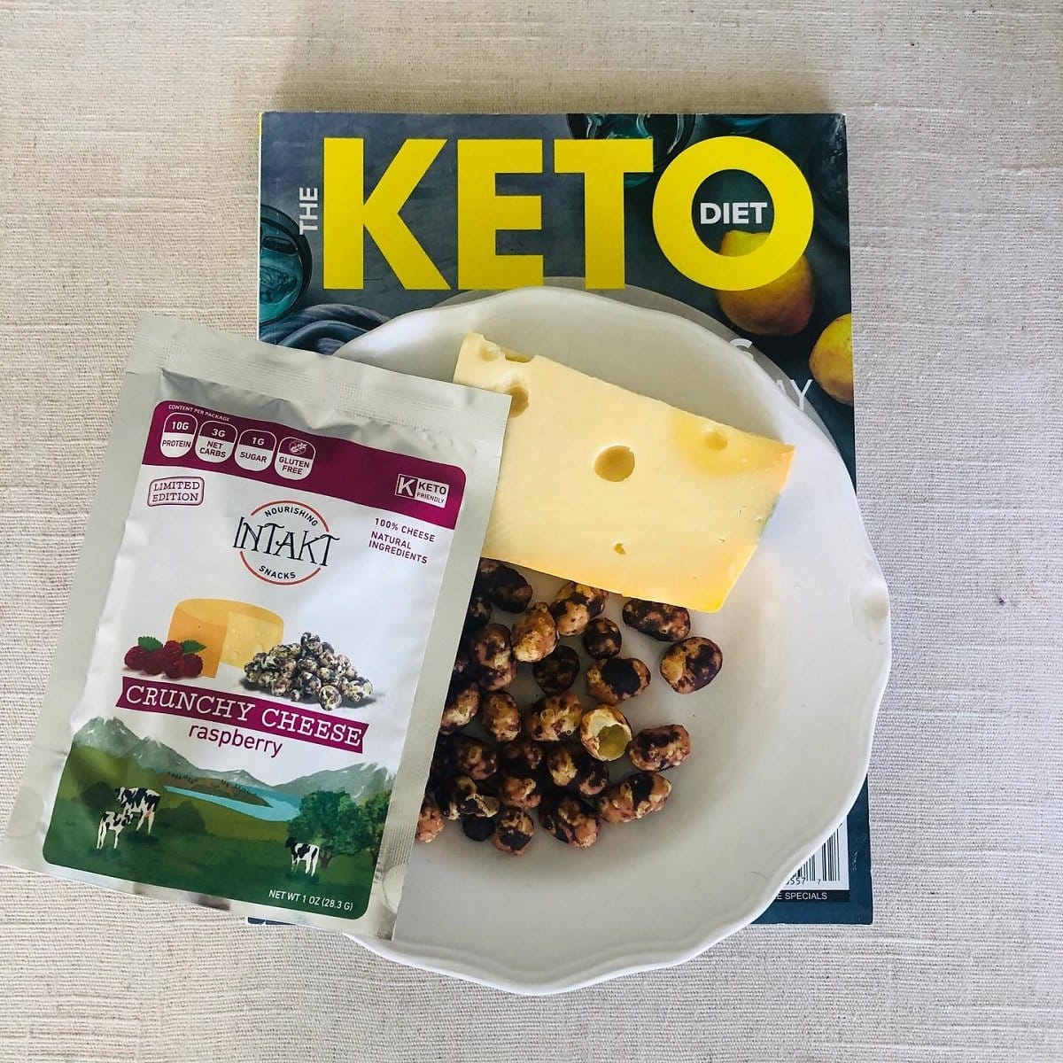 Intakt Snacks Crunchy Snacks Cheese Black Pepper