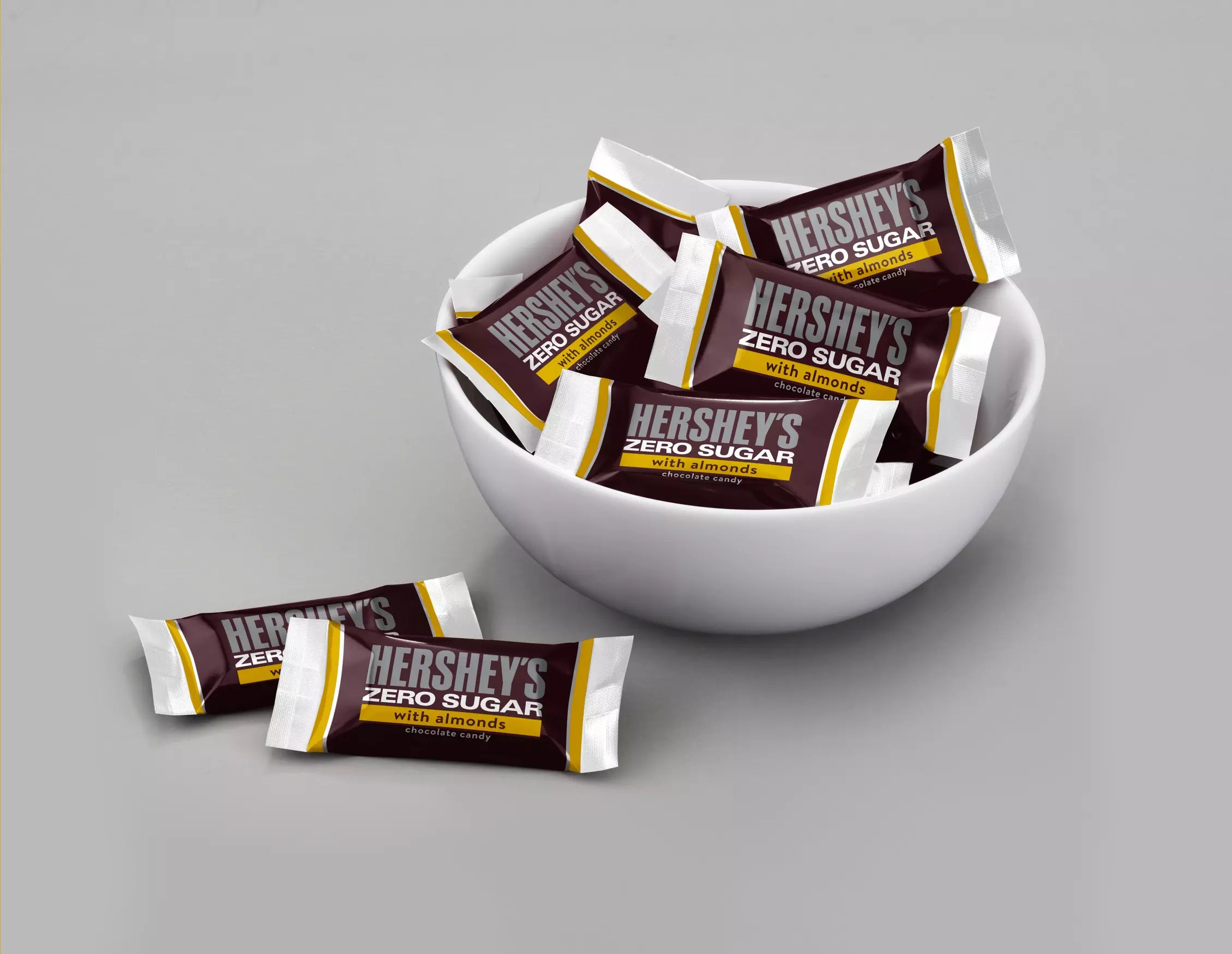 Hershey's Zero Sugar Chocolate with Almonds