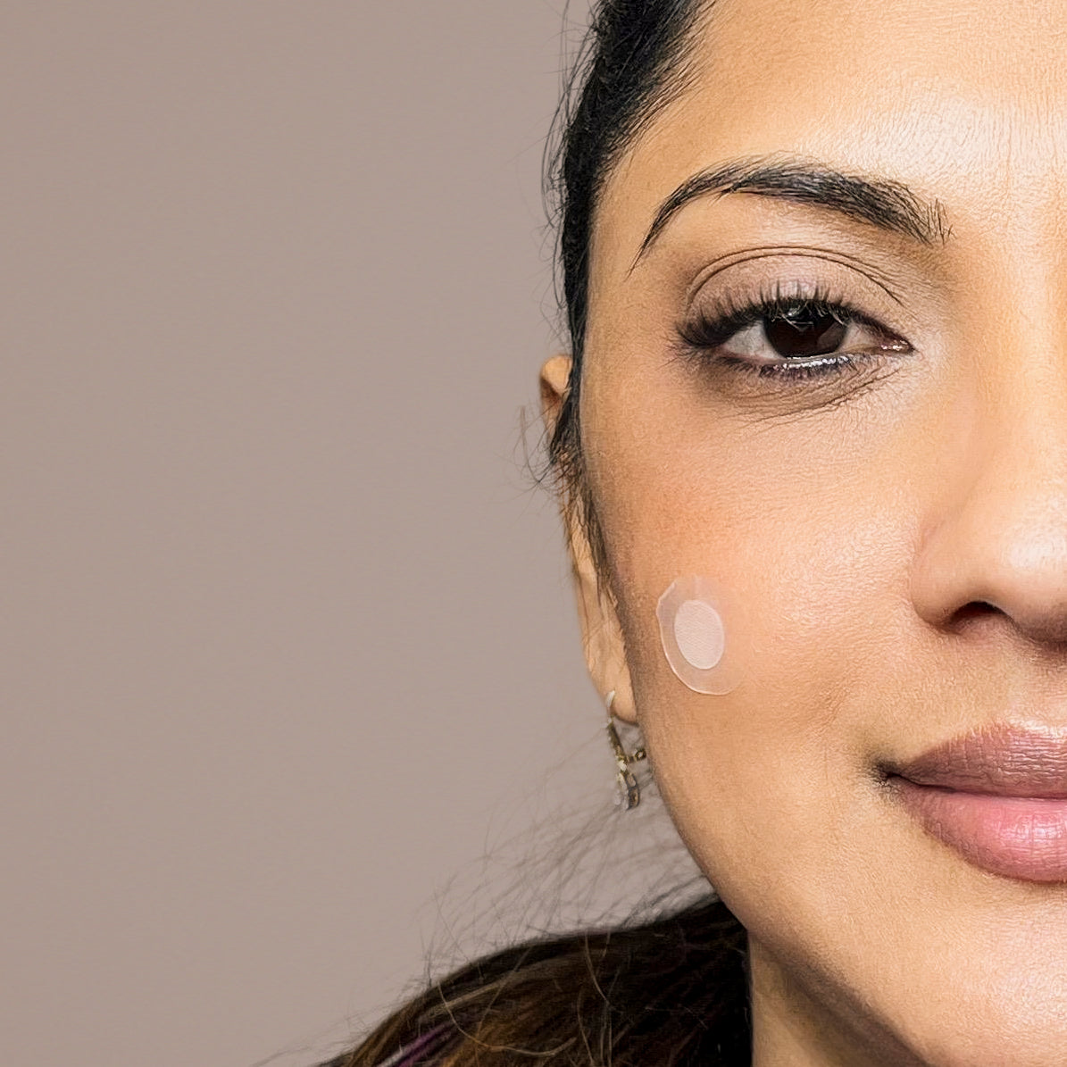 Microneedle Blemish Patch – 9 Patches with Salicylic Acid and Tea Tree Oil